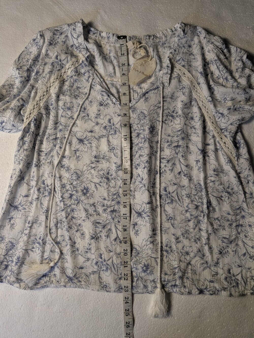 Hem & Thread Blue Floral Boho Peasant Blouse Lace Tassel NWT L A-245 - Picture 11 of 11